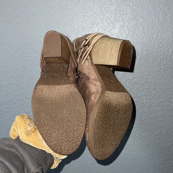 Booties! - Picture 5 of 7